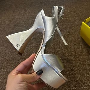 Silver heel